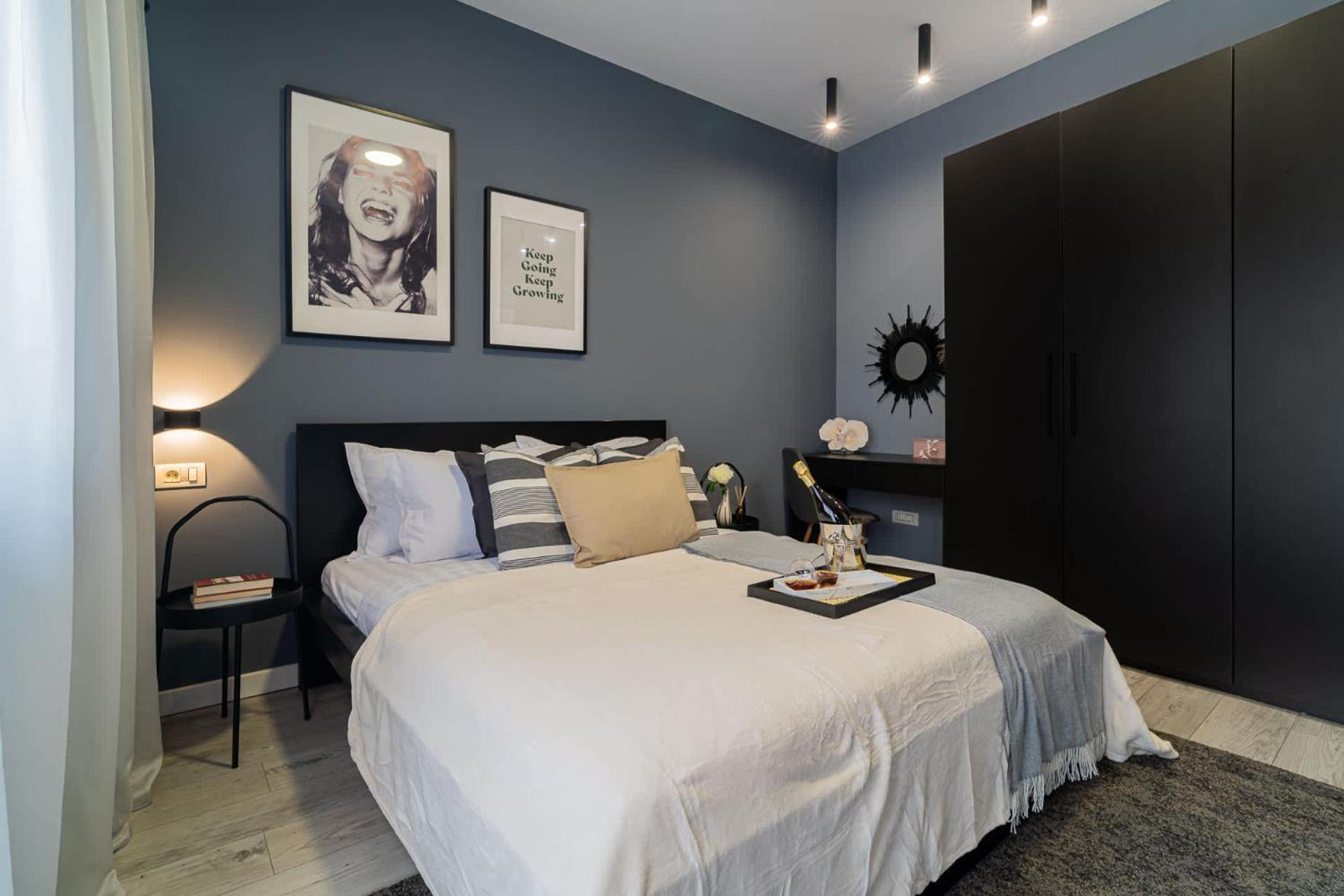 Chic Black & White 2Br Retreat On Dambovitei 布加勒斯特 外观 照片